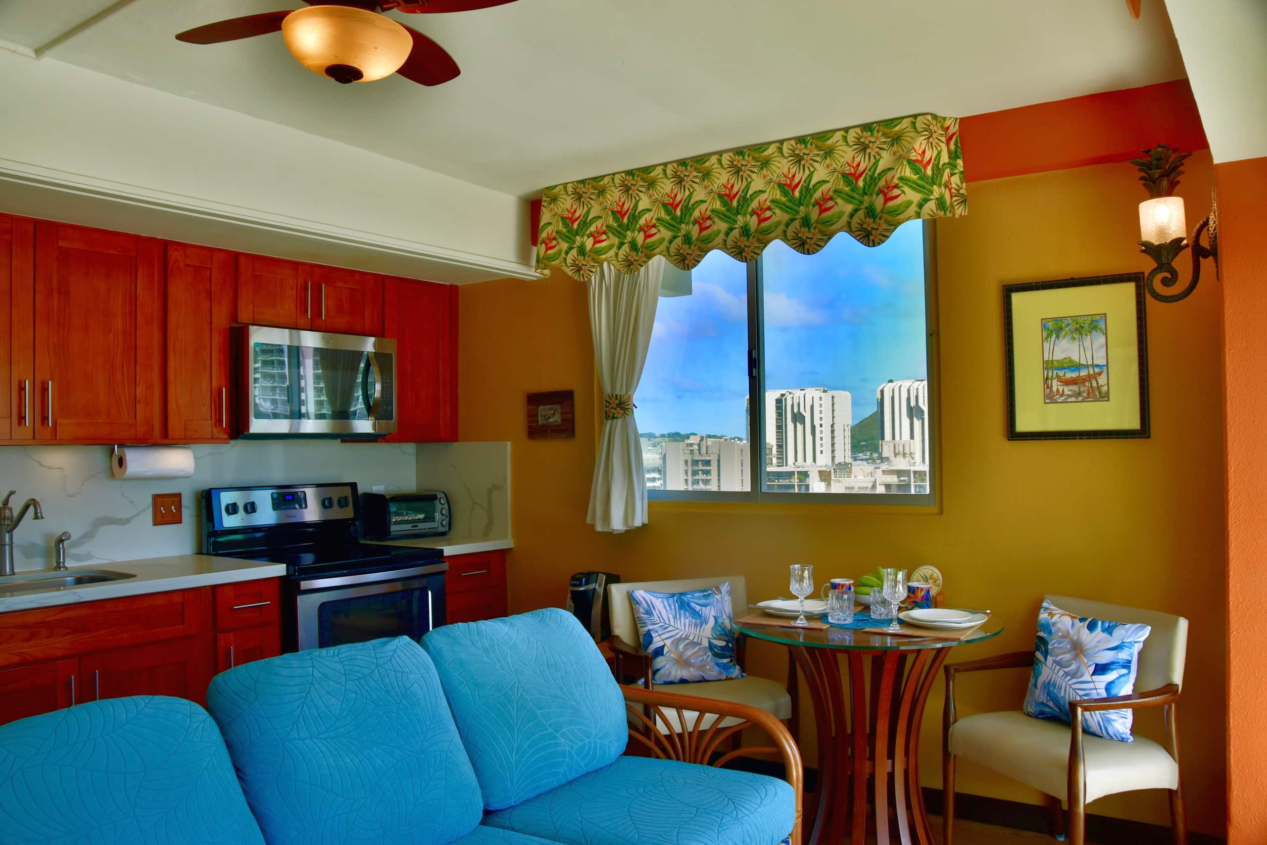 Condo in Honolulu · ★4.88 · 1 bedroom · 2 beds · 1 private bath - Image 3