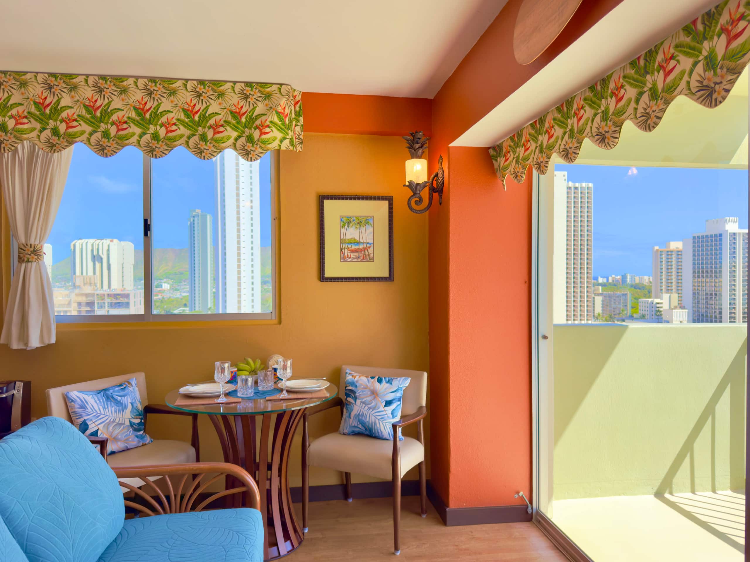 Condo in Honolulu · ★4.88 · 1 bedroom · 2 beds · 1 private bath - Image 4