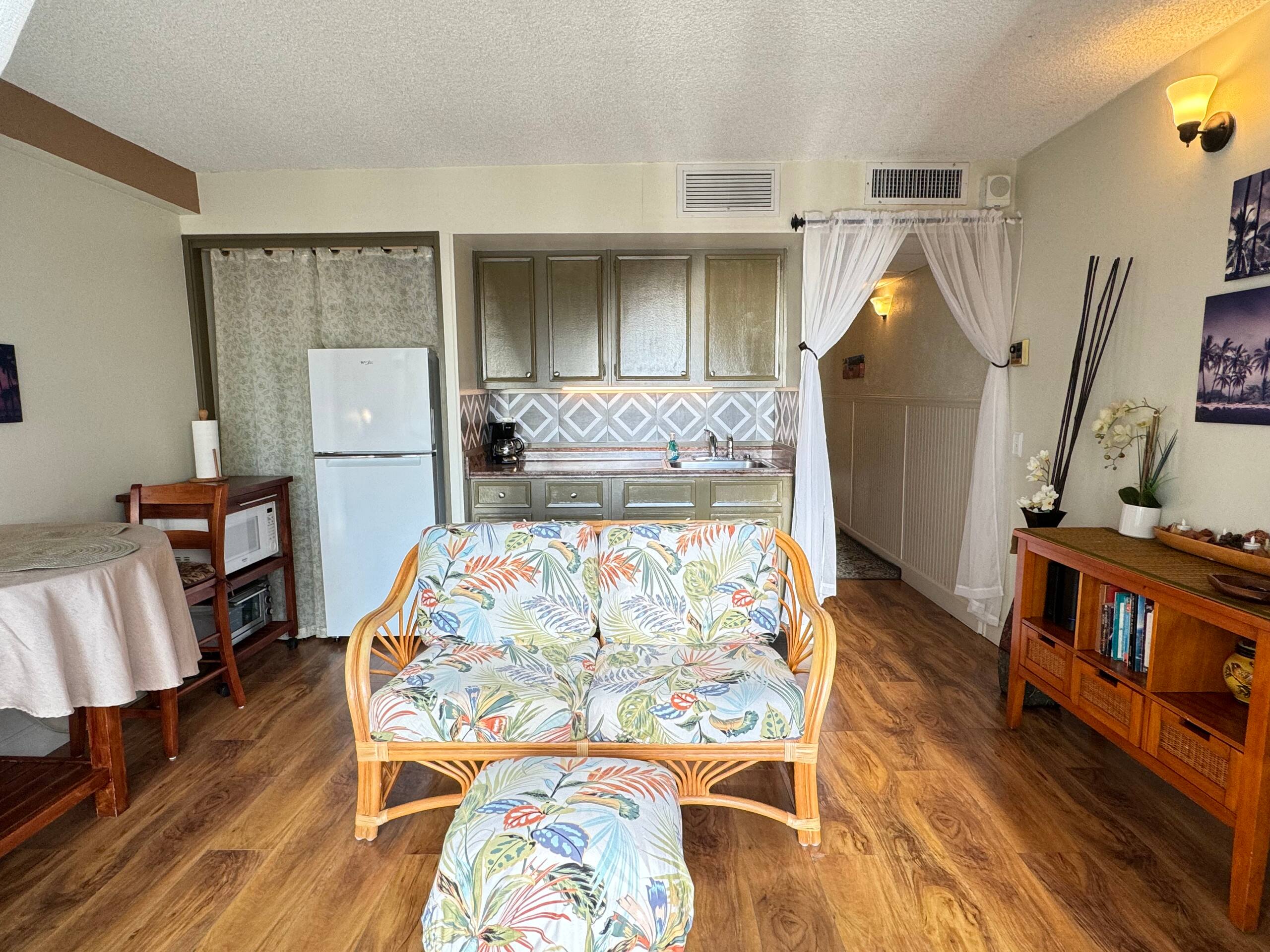 Condo in Honolulu · ★4.88 · 1 bedroom · 2 beds · 1 private bath - Image 9