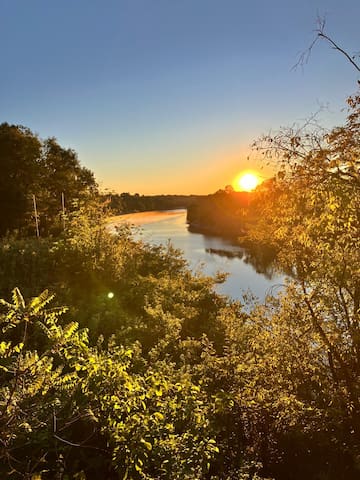 Beautiful River Retreat Sanctuary in Nashvillle