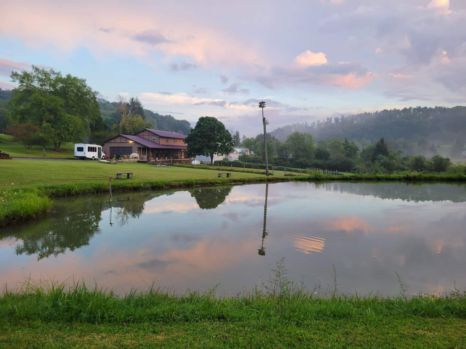 Meadowview Solar Haven — Private Mountain Retreat