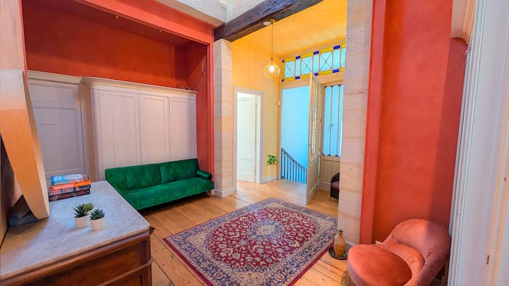 Villa De Charme En Pierre éQuipée Avec Piscine - Bègles