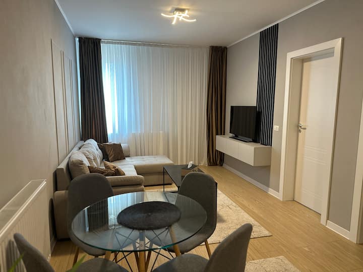 Em03- Apartament 2 Camere - Pat Matrimonial - Târgu Jiu