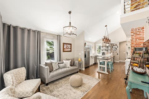 Historic Downtown Home | Walkable | Sleeps 6