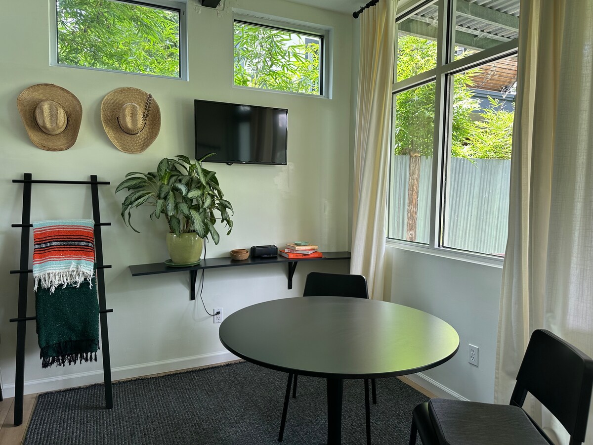 Modern Oasis | Walk to Rainey St. | Balcony