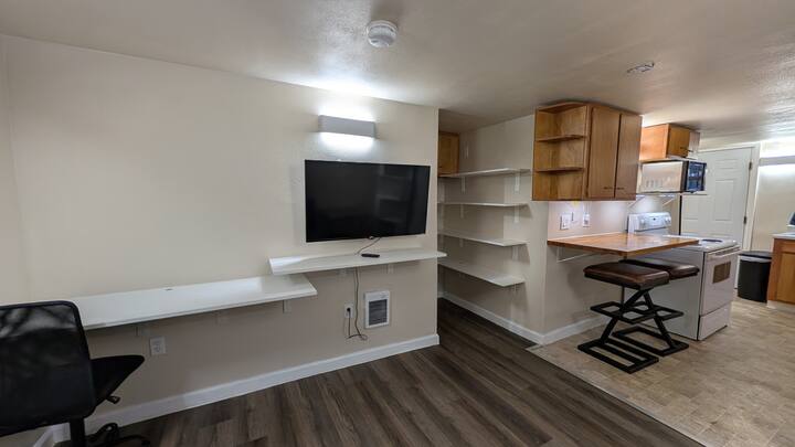 Nice One Bedroom Apartment Near Downtown - Cheyenne, WY