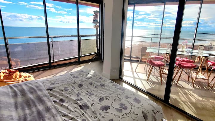 Best view of Palavas. 4 bay windows with sea view