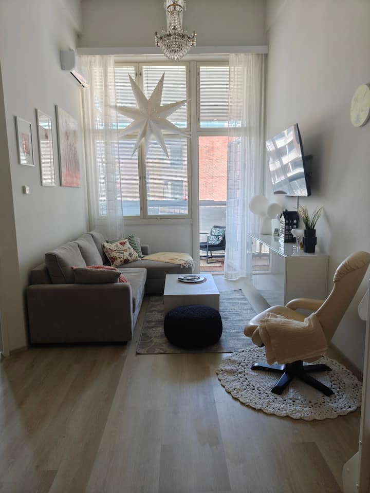 Loft Asunto 50m.aurajoesta!
Omalla Parkkipaikalla. - Turku