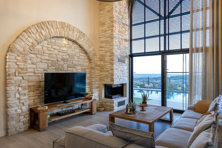Muhteşem Deniz Manzaralı Havuzlu Villa - Çeşme