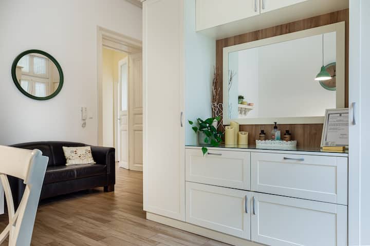 Elegant,spacious 3 Bedroom+3 Bathroom Central Home - Budapest