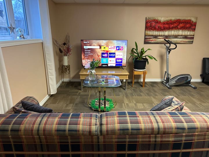 Cozy 2 Bedrooms Suite Park View - Saskatchewan