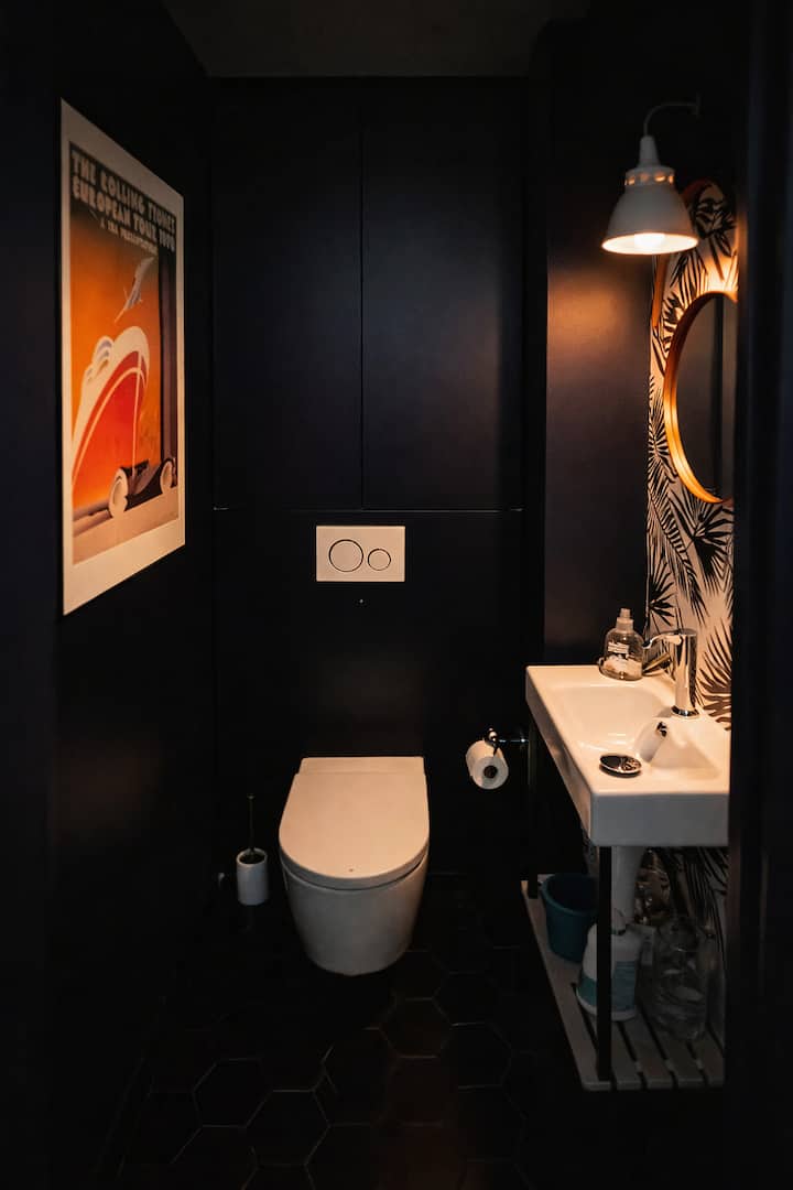 Heart of Montmartre: Luxury Renovated Parisian Duplex - Apartments