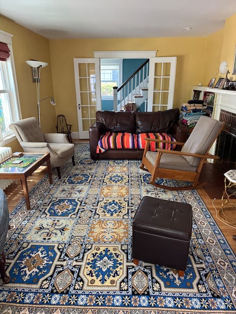 Successful Airbnb property: Witch City Home/ Free charge EV/ Parking Salem in Salem