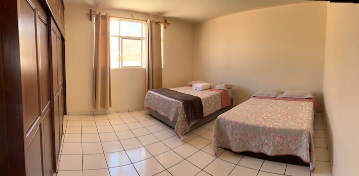 Спалня 5 с две двойни легла и голям гардероб 