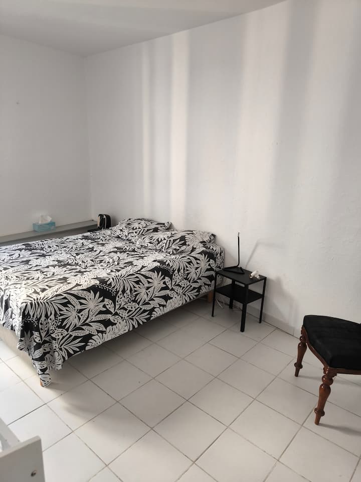 Grande Chambre Avec Salle D'eau Privative - Lunel