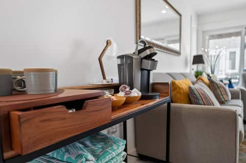 Top performing Airbnb: Bishop House. Sleeps 10. Downtown with Hot Tub! in Charlottetown