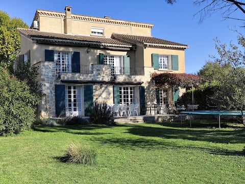 Large Ventoux villa, pool, bike garage, parking
