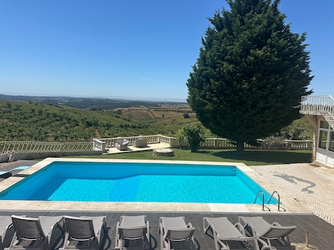 Venus Guest House, 360 views from the Mountain ⛰