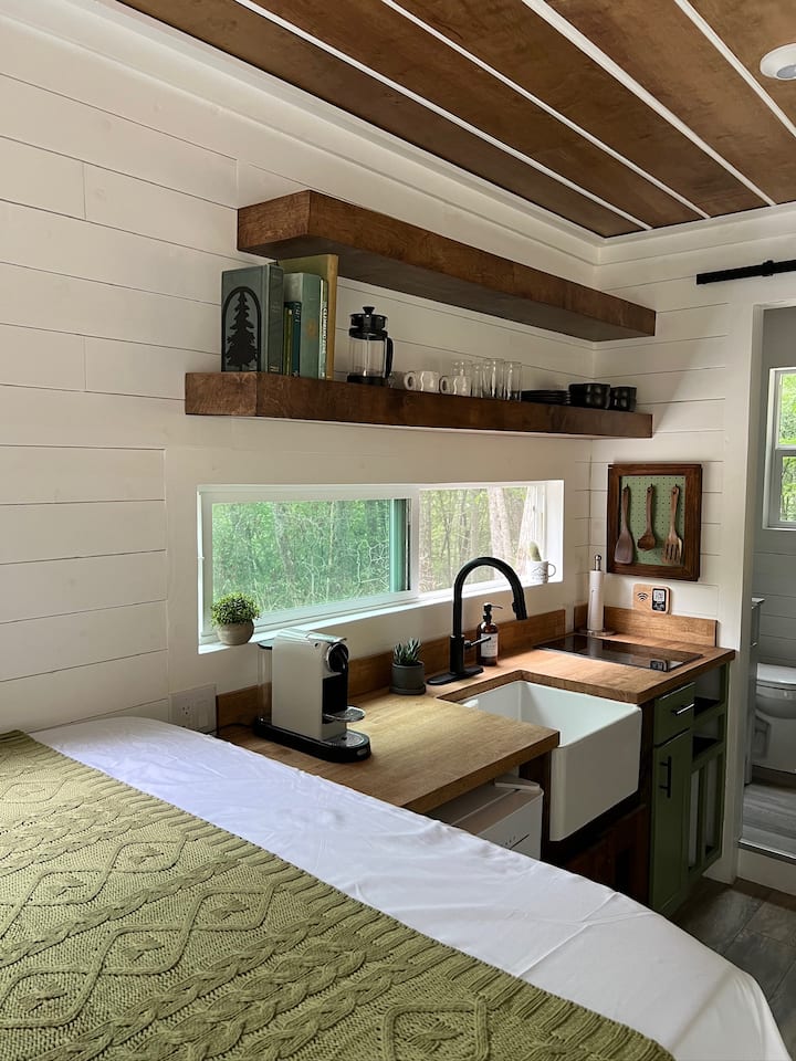 Lake Glenville Shipping Container W/ Rooftop Deck! - 노스캐롤라이나