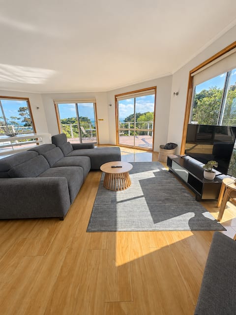 Top Airbnb: Everyone Loves It Here : ) in Bass Coast Shire