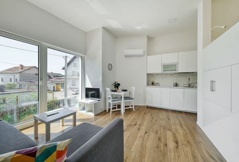 Successful Airbnb property: Modern Apartment Near Center, Free Parking, AC in Črna Vas