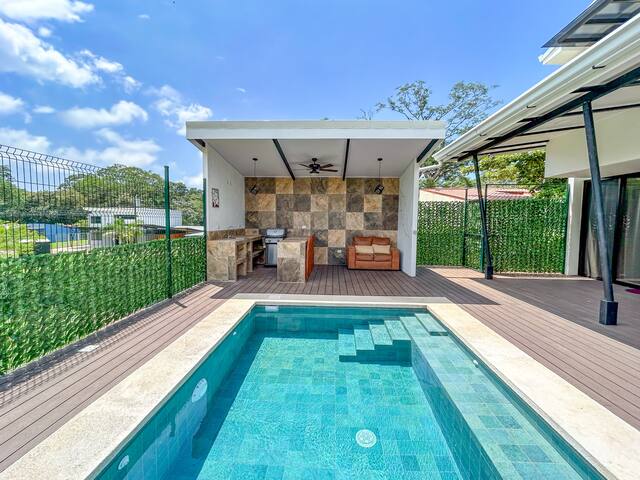 Casa privada con piscina a 5min de playa avellana