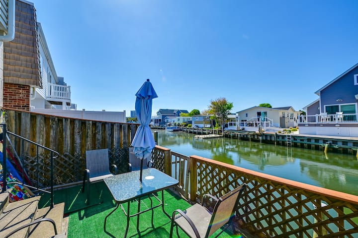 Deck W/ Canal Access: Ocean City Townhome - Ocean City, MD