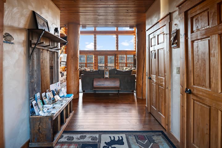 Luxurious Lodge Retreat On 100 Acres, Indiana Pa - Indiana, PA