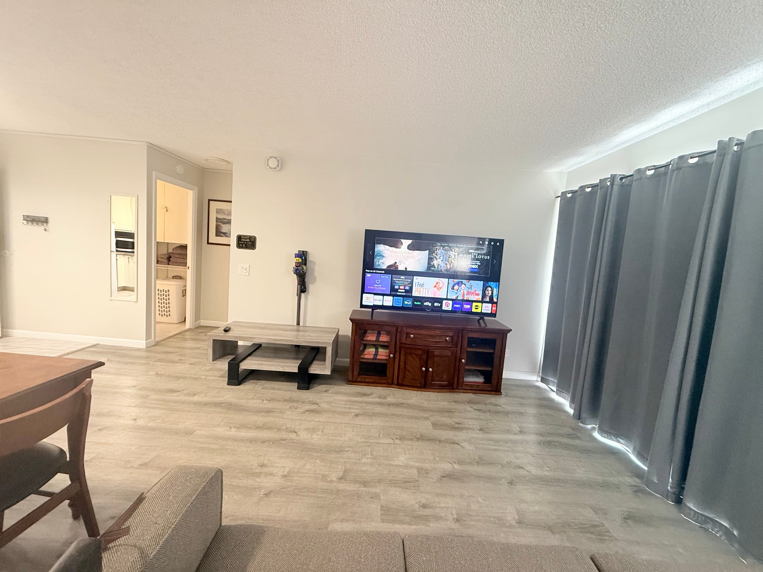 Condo in Honolulu · ★4.93 · 1 bedroom · 2 beds · 1 private bath - Image 2