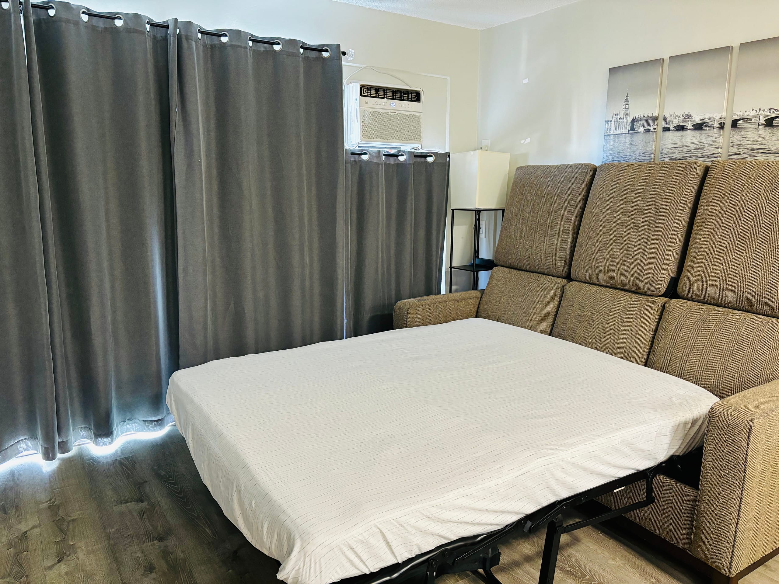 Condo in Honolulu · ★4.93 · 1 bedroom · 2 beds · 1 private bath - Image 3