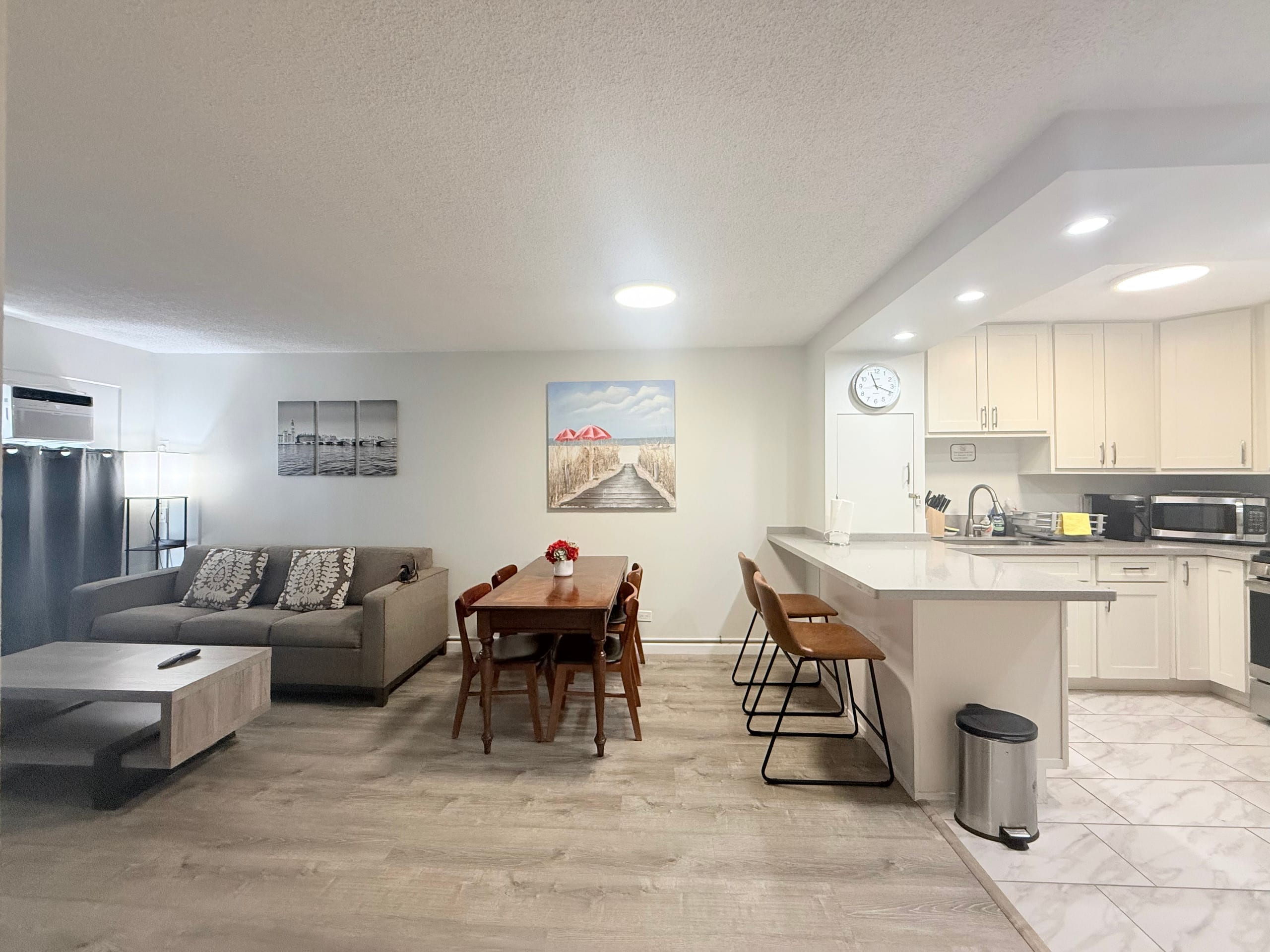 Condo in Honolulu · ★4.93 · 1 bedroom · 2 beds · 1 private bath - Image 9