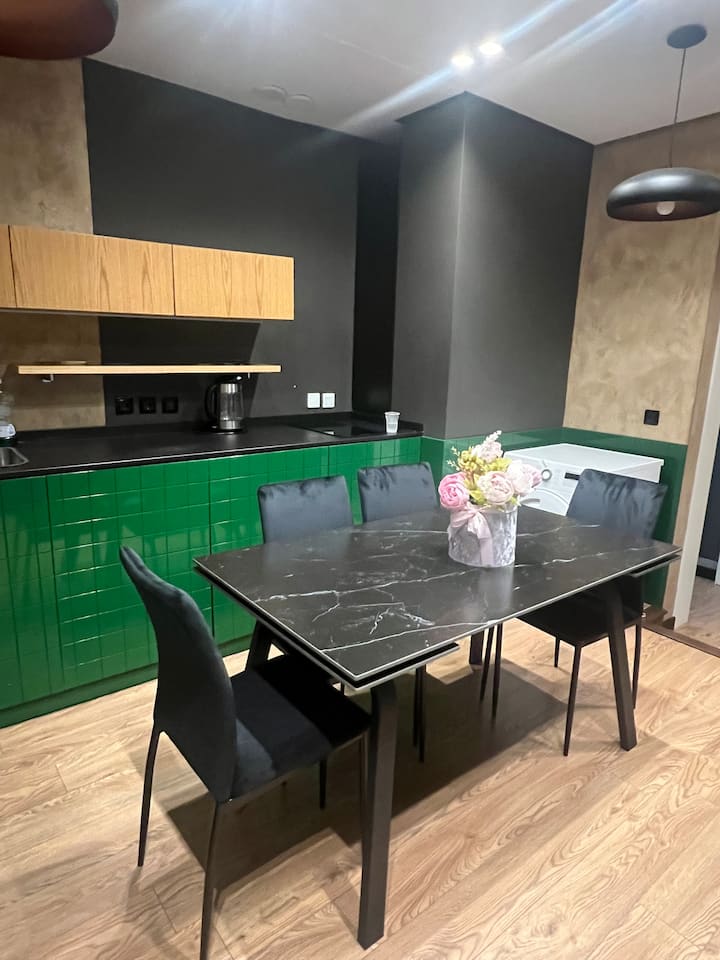 Remarkable  Apartment  In The Heart Of Tirana - Albania