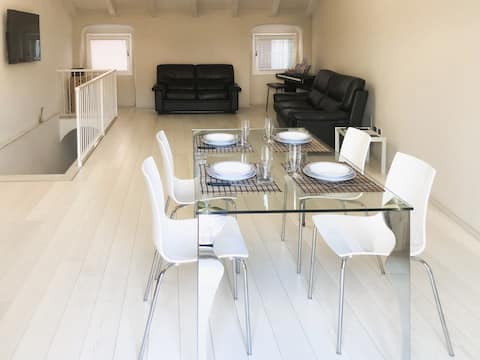 Top performing Airbnb: Budello di Alassio, large apartment with garage in Alassio