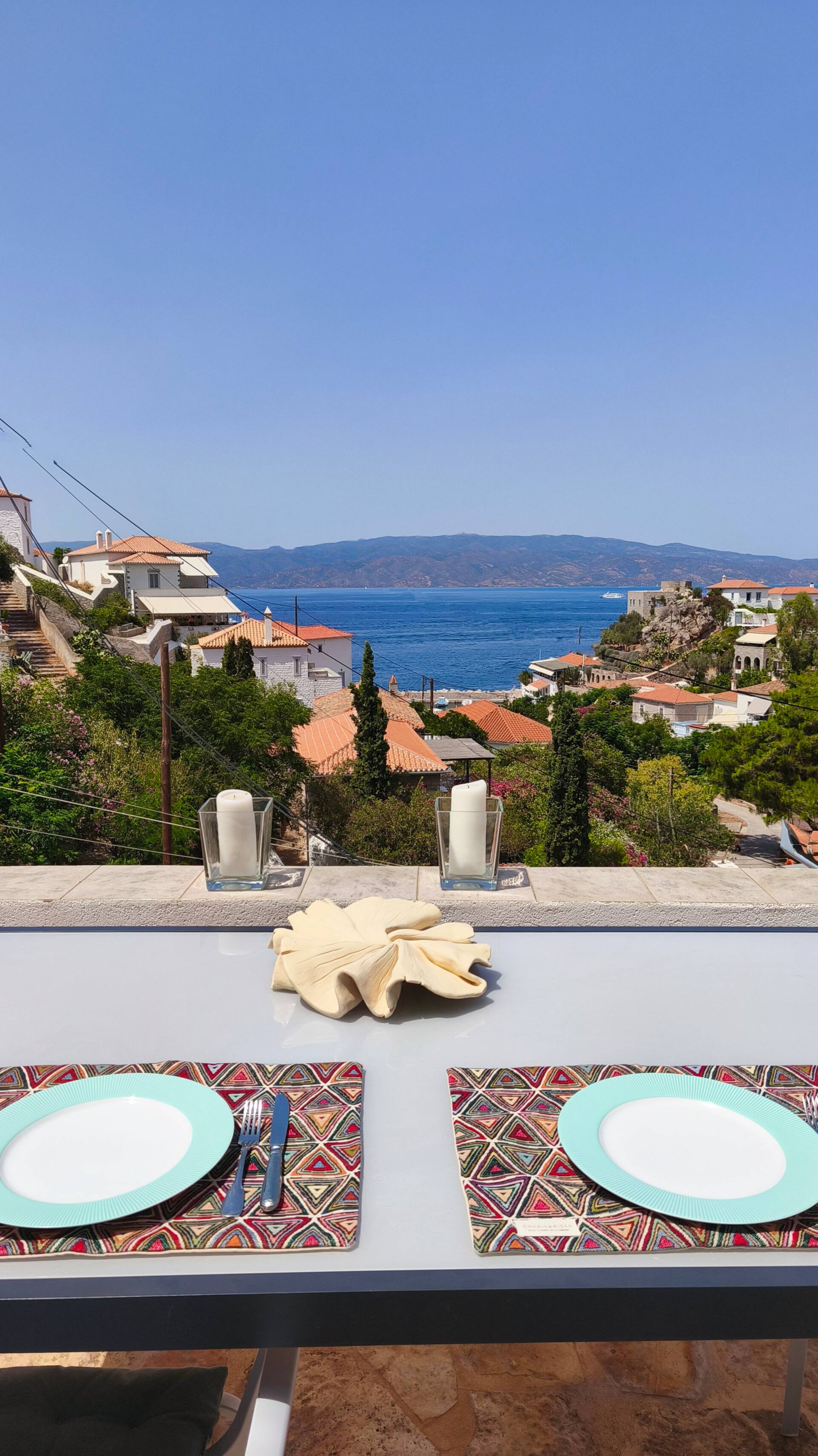 A 3floor cosy summer house with amazing view.