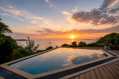 3BR Oceanfront Villa with Private Beach & Pool
