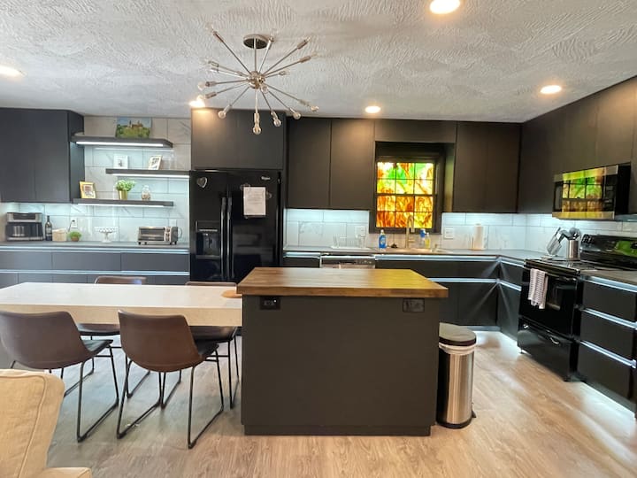 Modern Family House - Springfield, MO