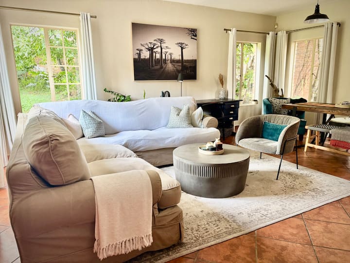Spacious 2-bed, 2-bath Home With Garden - Nelspruit
