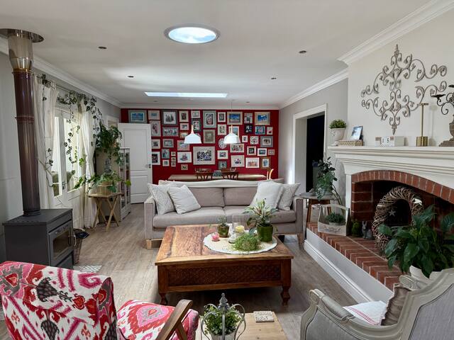 Sipres Garden Family Home gallery image 2