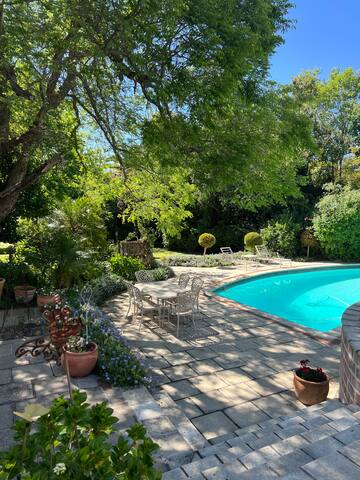 Sipres Garden Family Home gallery image 3