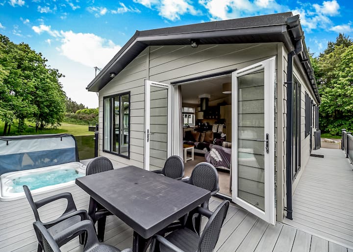 Stisted Lodge - Essex