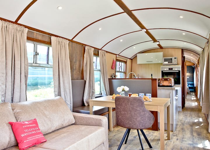Brunel Boutique Railway Carriage 5 - Dawlish Warren