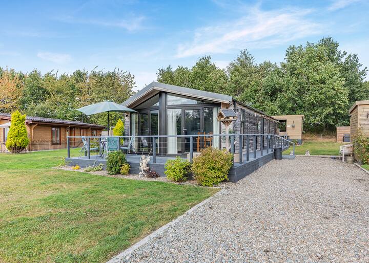 Sandringham Lodge - North Wales