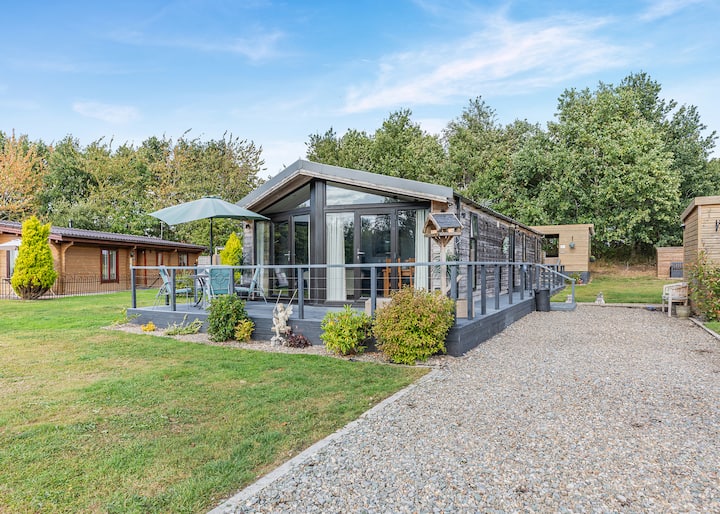 Sandringham Lodge - North Wales