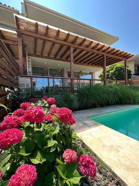Coral Bay Luxury Pool Villa 280m from beach