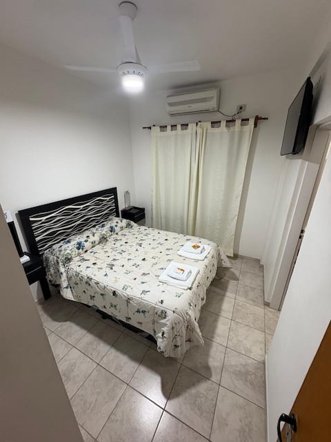 Beautiful apartment downtown for 2 people with garage