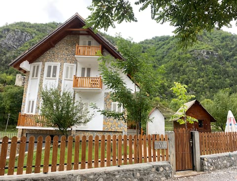 Top-earning Airbnb listing in Shalë
