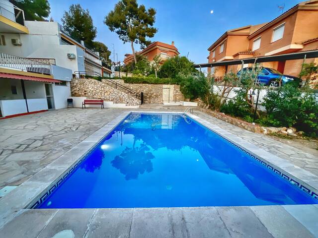 Entire home with 1 bedrooms in Salou - Cap Salou Beach • Sea View & Pool • A/C • Parking