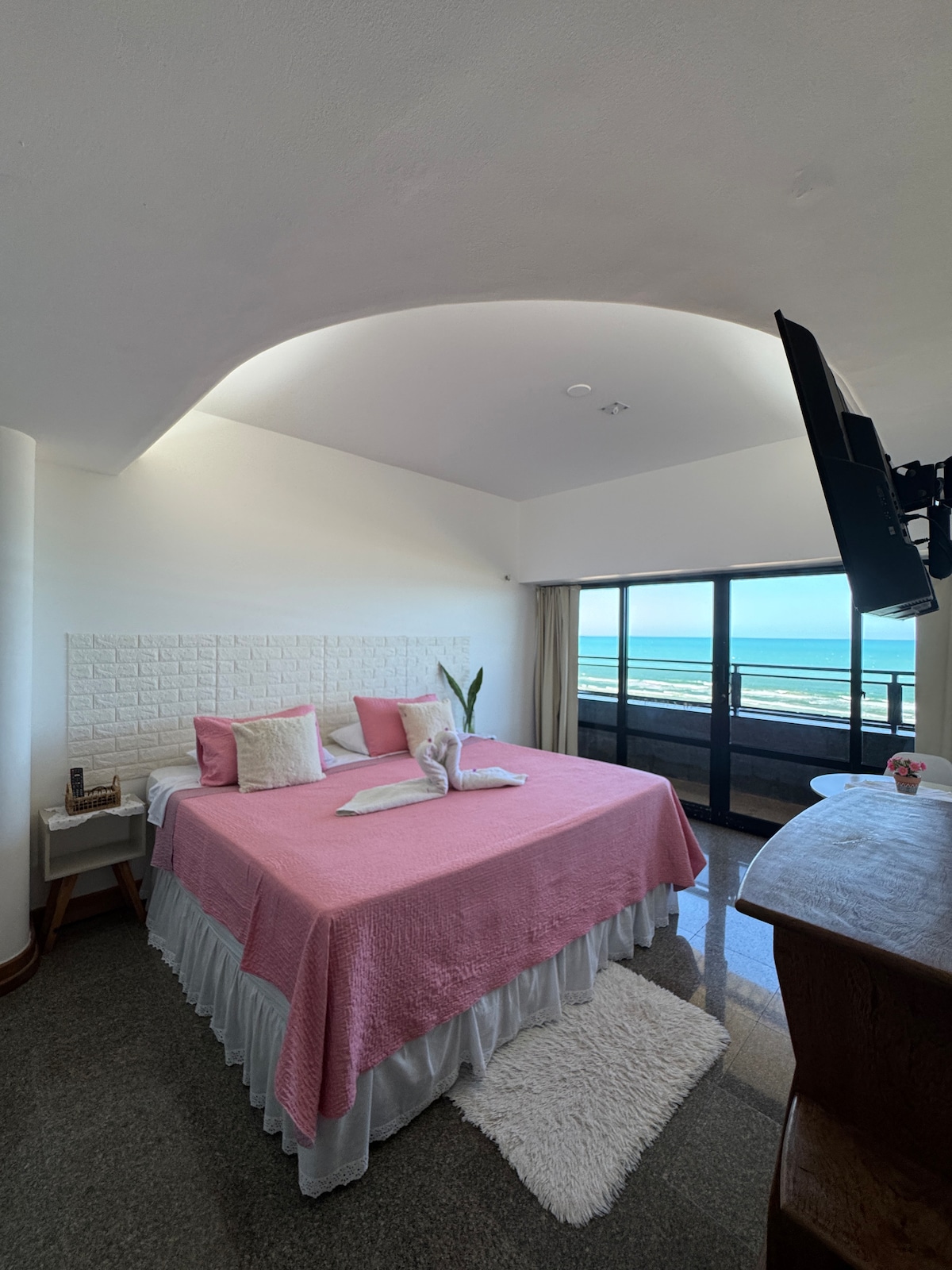 Foto do anúncio de Quarto frente mar no melhor local praia do futuro em Praia do Futuro, Fortaleza