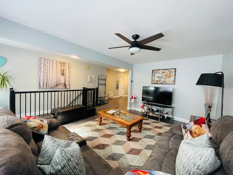 Successful Airbnb property: Feels like a Home , Away from Home ! in Ahuntsic Cartierville