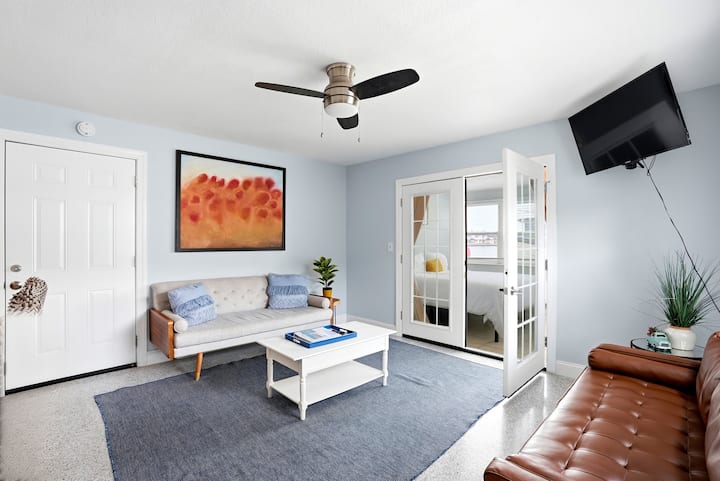 Waterfront W/dock, Walk To Beach! Sleeps 12 - Indian Rocks Beach, FL